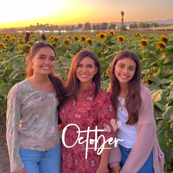 Meet your Posher, Lisa Marie - Picture 7 of 9